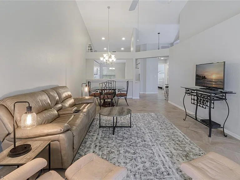 5502 Greenwood Cir #1 — Photo 8