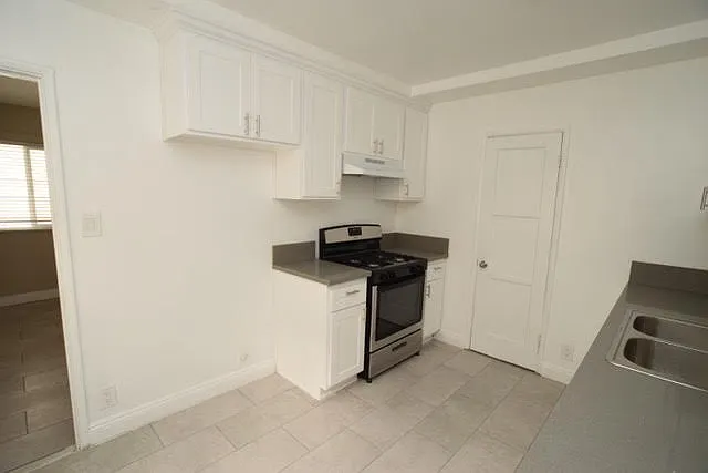 OCC - Palm View Apartments — Photo 9