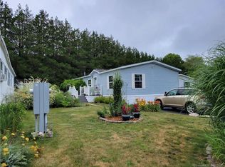 9 Circle Dr, Stonington, CT 06378