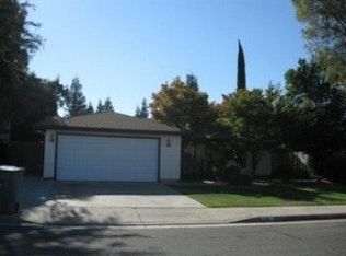1074 Carey Ave, Clovis, CA 93611