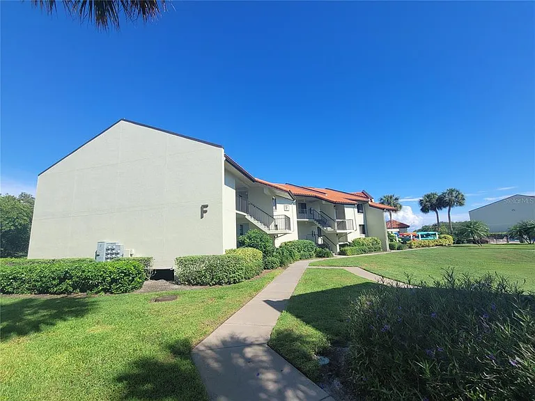 1515 Pinellas Bayway S #62 — Photo 2