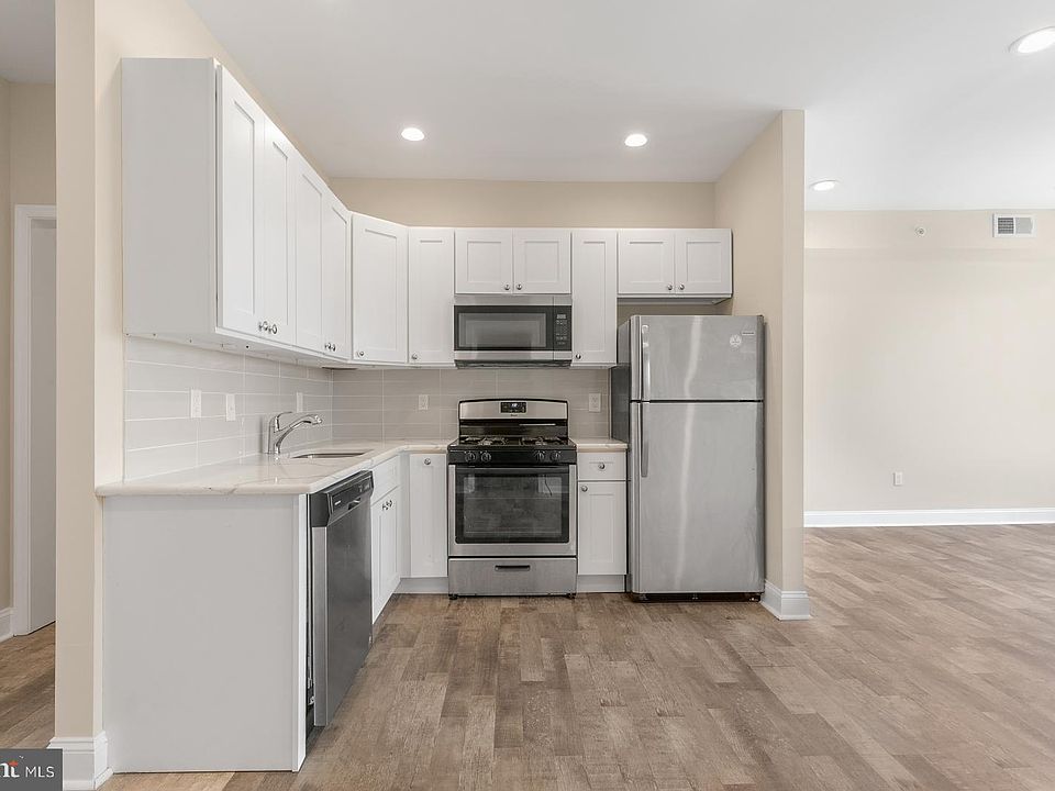 1st image of 2331 N 33rd St #5