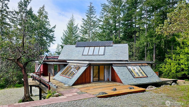 2nd image of 5612 Cape George Rd