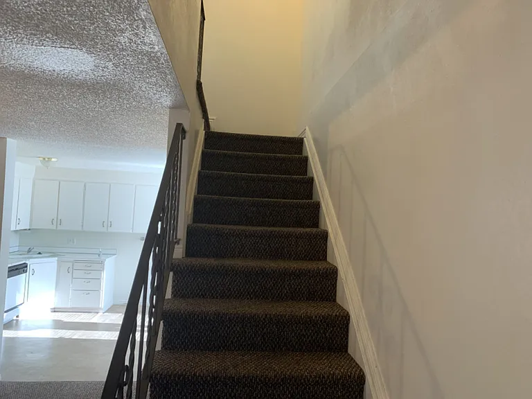 825 E 275 N #3 — Photo 2