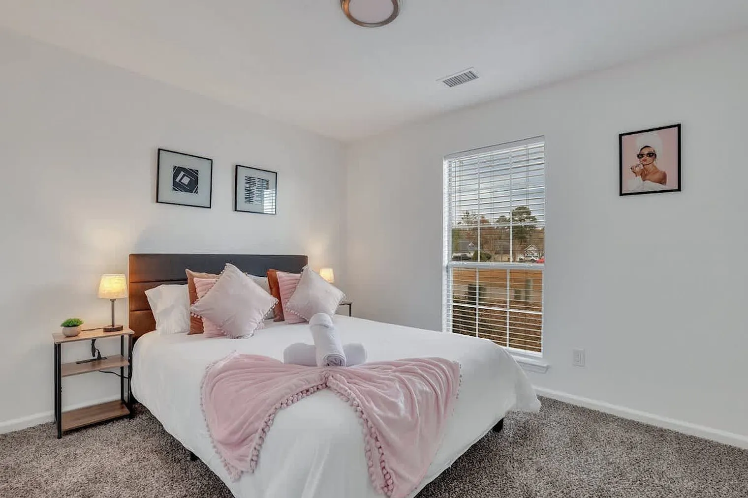 4 bed, 2.0 bath, 1399 sqft, $3,159 — Photo 3