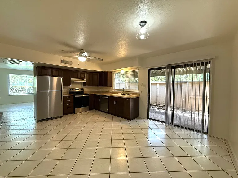 900 W Village Ln — Photo 5