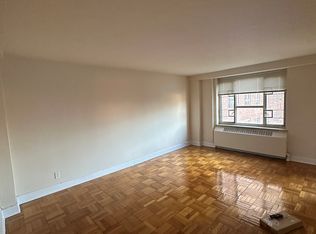 61-33 186th St #4, Fresh Meadows, NY 11365