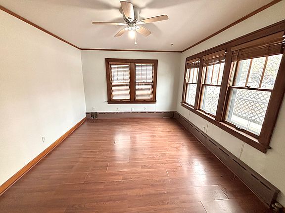 2nd image of 830 5th Ave SE APT 1