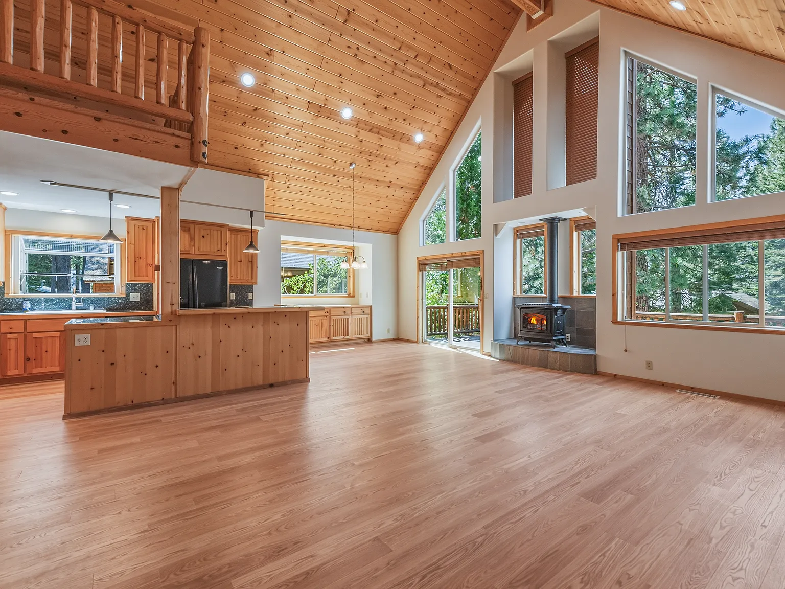 3 bed, 2002 sqft, $4,500 — Photo 3