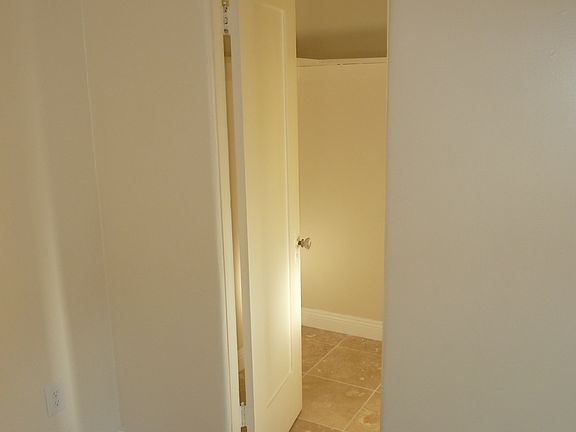 2nd image of 904 E Acacia Ave