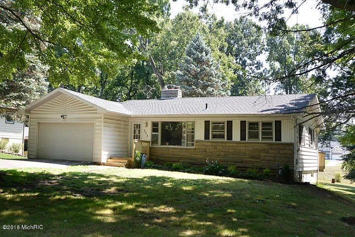 255 Gregg Dr photo 1