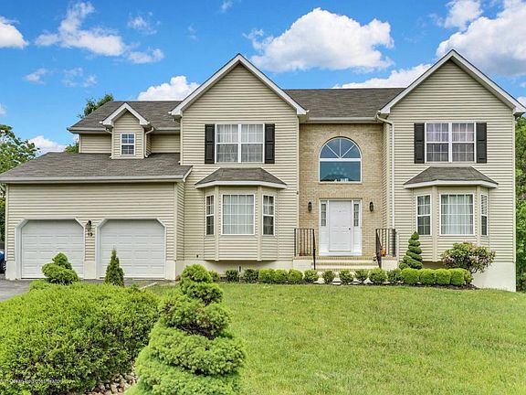 2nd image of 19 Isabella Dr
