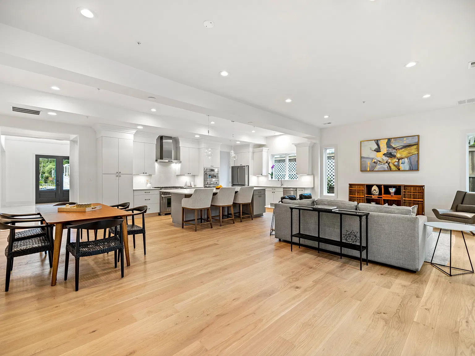 5 bed, 4700 sqft, $8,500 — Photo 4