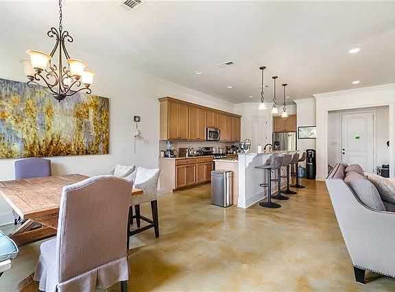 4th image of 5833 Milne Blvd