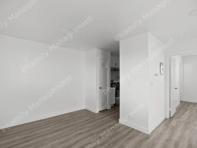 2538 Johnston St #11 — Photo 9