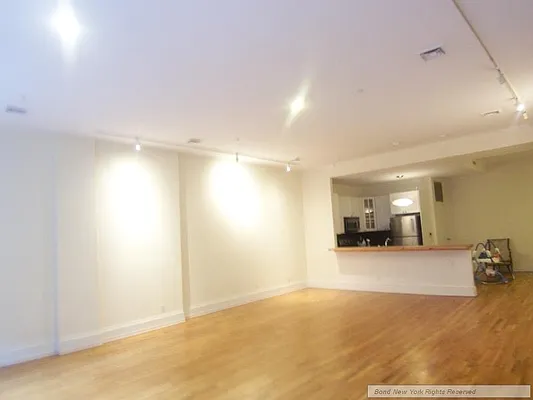 Rented by Bond New York | media 37