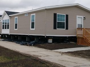 1882 Beechlawn, Ypsilanti, MI 48198