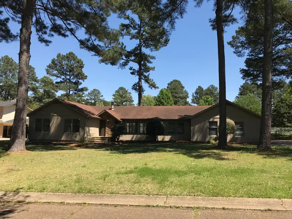 2502 Crestview Dr, Magnolia, AR 71753