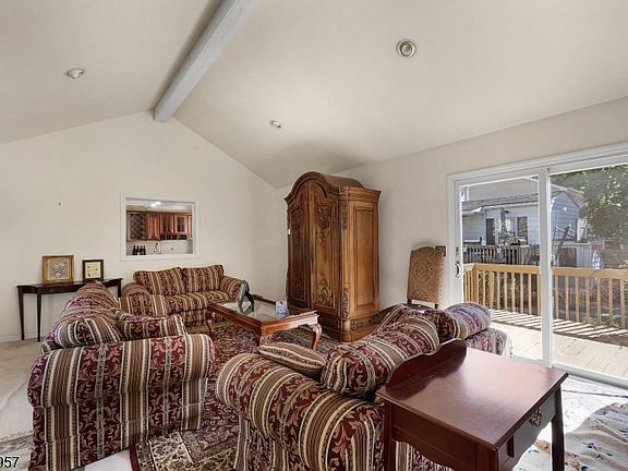 3rd image of 311 Bell Ave