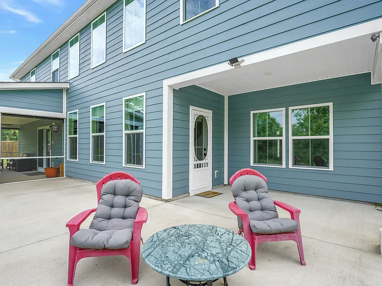 2107 Bluet Dr — Photo 44