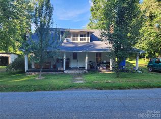 907 Harrisburg Dr SW, Lenoir, NC 28645