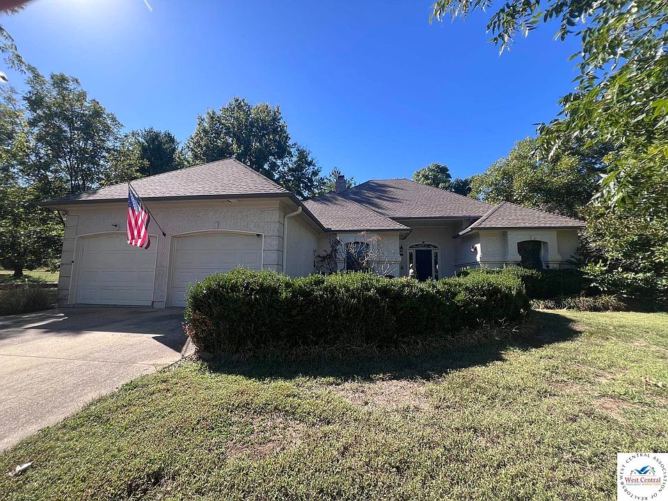 1st image of 101 S Tracy Dr