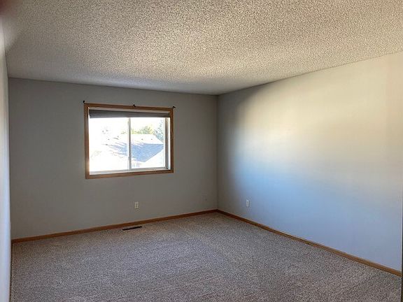 4th image of 689 Kingfisher Ln APT K