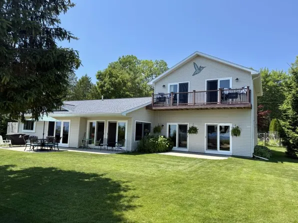 6170 Ridge Rd, Oscoda, MI 48750