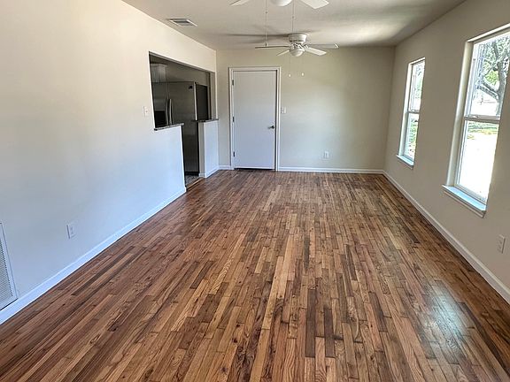2nd image of 907 Dove Ave.