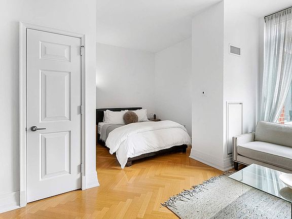 4th image of 205 E 85th St APT 9Q
