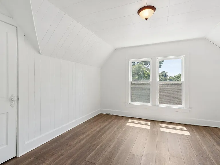 513 N 50th St #515 — Photo 12