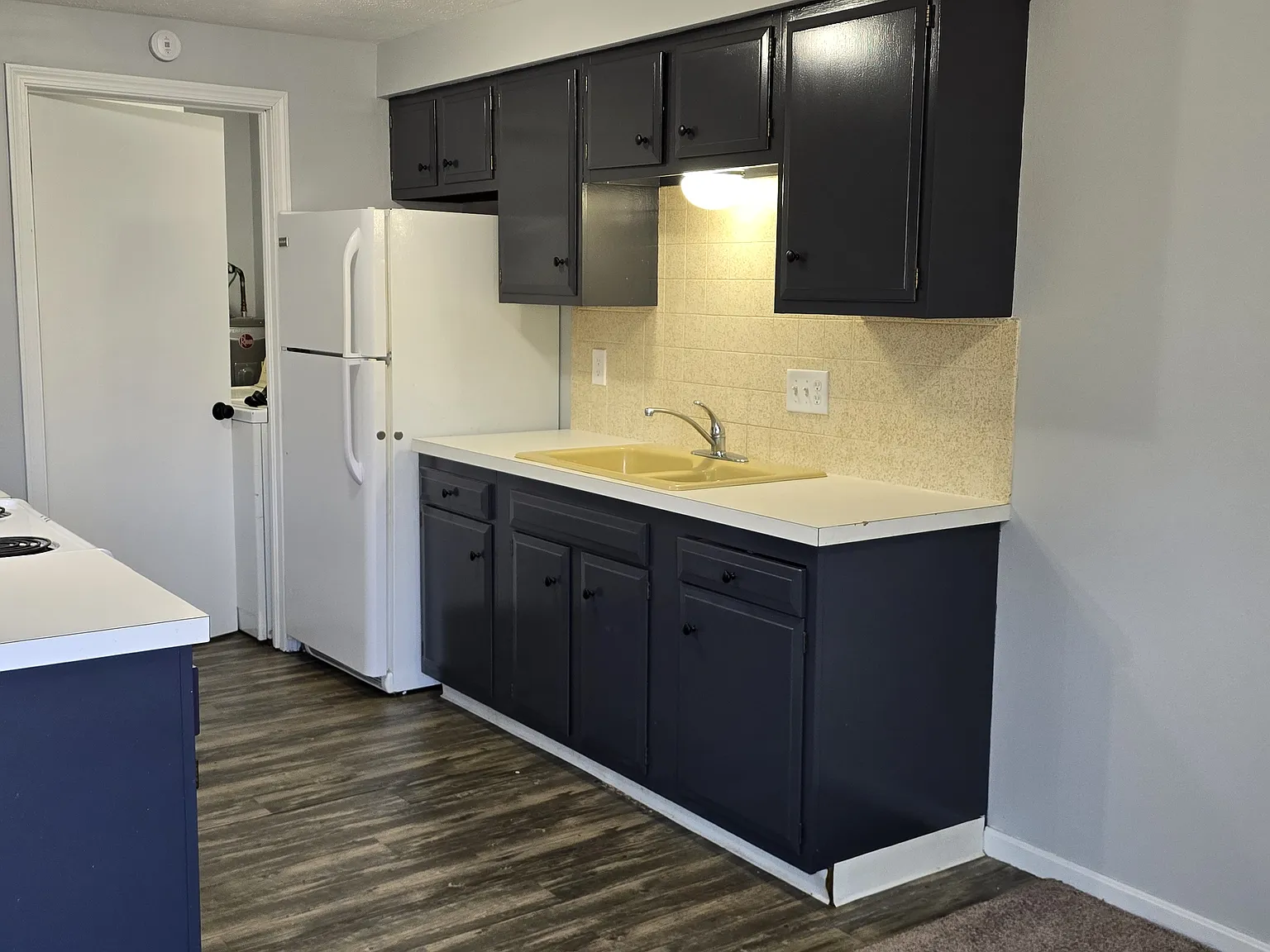 Updated two bedroom apartment — Photo 3
