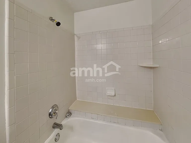 2442 Country Lake Ln — Photo 16