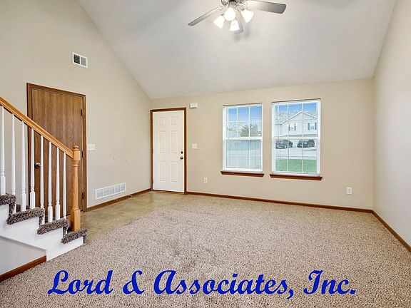 3rd image of 1013 NW Willow Dr