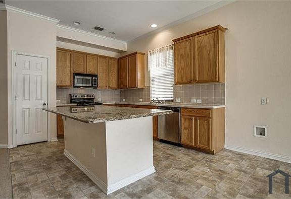 5th image of 1420 Canary Dr