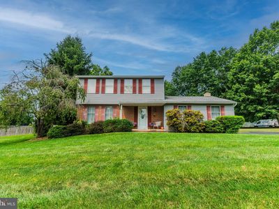 1672 Bishop Wood Blvd E, Harleysville, PA, 19438