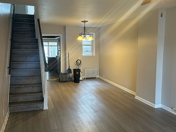 4th image of 1538 W Gordon St