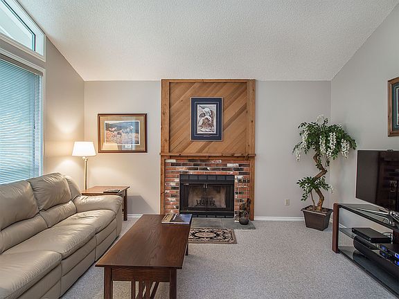 3rd image of 22437 NE 12th Ct