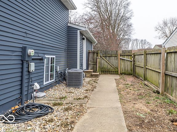 5th image of 8732 Darkwood Dr