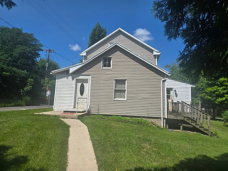1390 Good Hope Rd — Photo 1