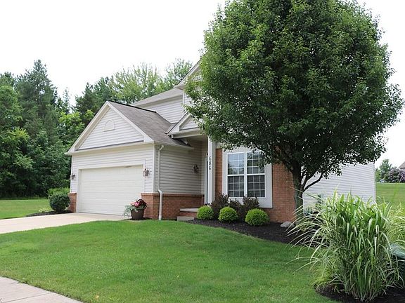 3rd image of 686 Oxford Dr