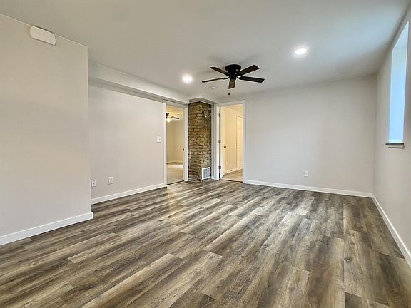 3rd image of 423 Adams Ave #3