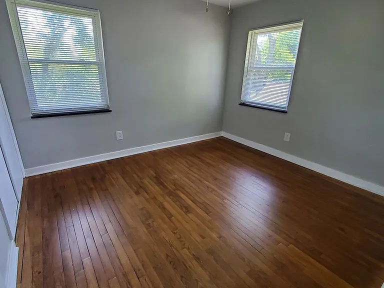 562 East Dr — Photo 12