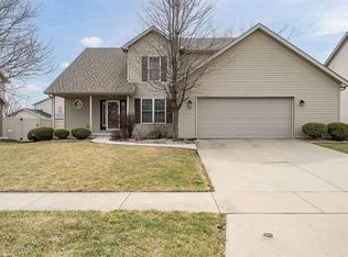 903 Dresser Dr, Normal, IL 61761