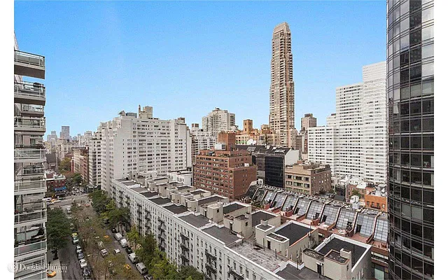 Rented by Douglas Elliman | media 19