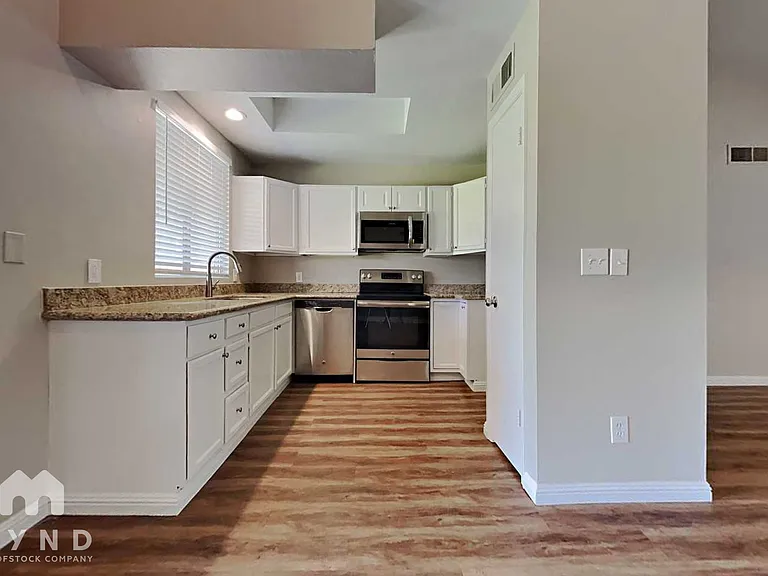 818 E Piute Ave — Photo 3