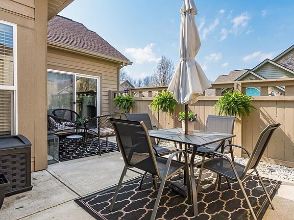3rd image of 307 Nicholas Dr #46