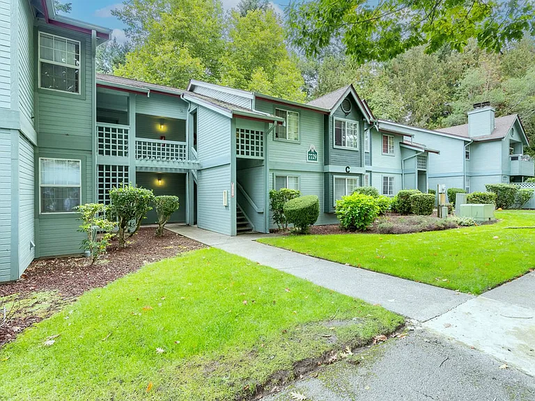The Vineyards Apartments - Bremerton, WA. — Photo 12
