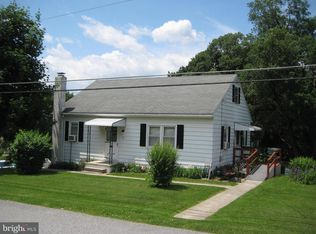 39 W Sunset View St, Spring Grove, PA 17362