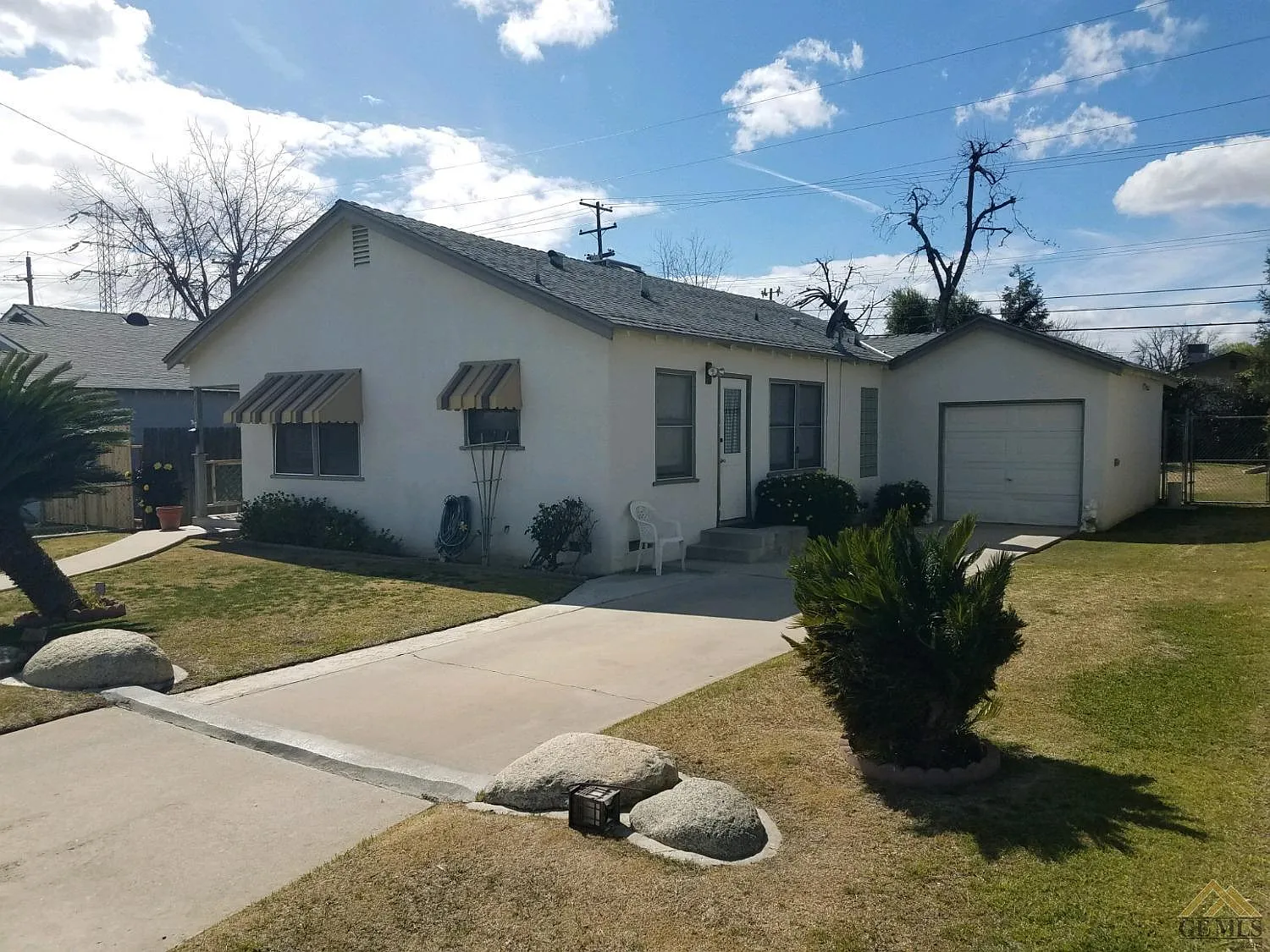 2313 Manor St photo 1